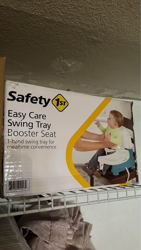 Safety 1ˢᵗ Easy Care Swing Tray Feeding Booster, Atlantis Color
