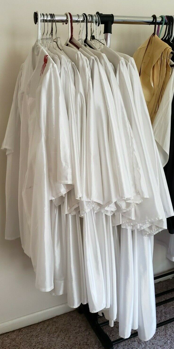 20 Graduation Gowns Robes Kids Youth Teen Sizes White Very Nice Stage Wardrobe?