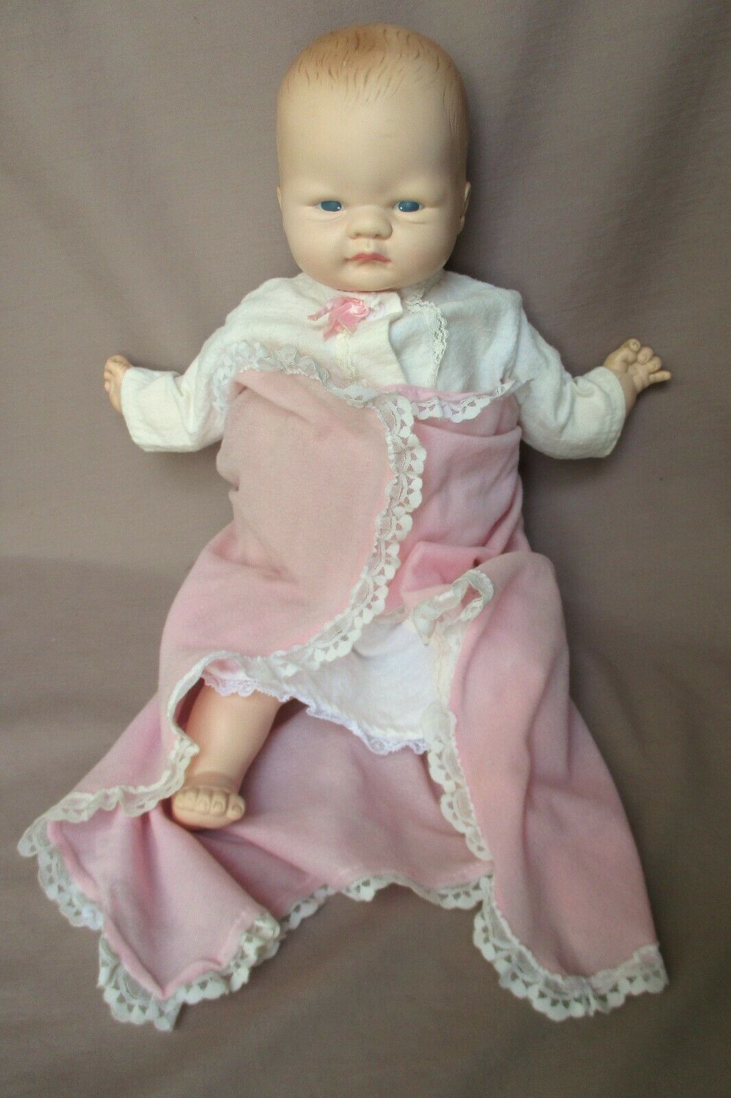Vintage 1977-80 Vogue 18" Welcome Home Baby Doll Original Pink Blanket