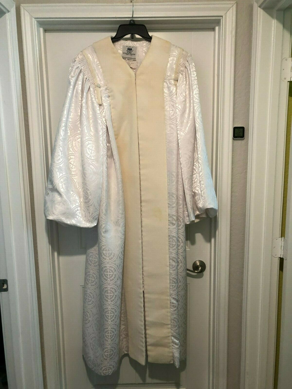 Murphy Pulpit Robe, White Damascene Trimmed With Velvet Panels.  (used)